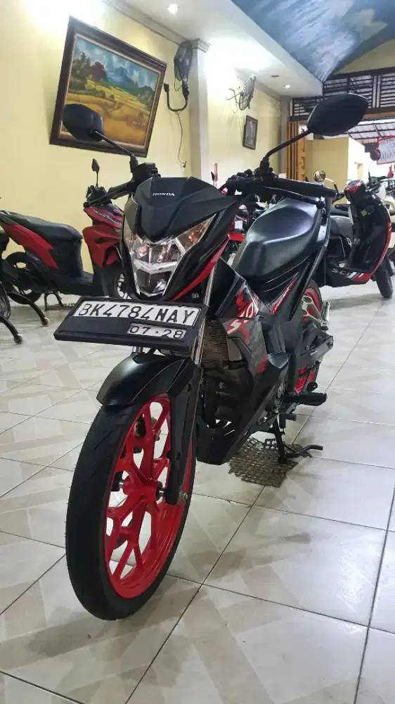 Sonic 150 R/Sonic 150R 2023 Mantap Ellegant-Masih 14.000KM-plaza motor