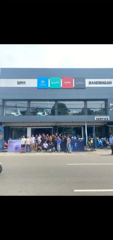SALES VESPA MOTOPLEX BANDENGAN JAKARTA BARAT