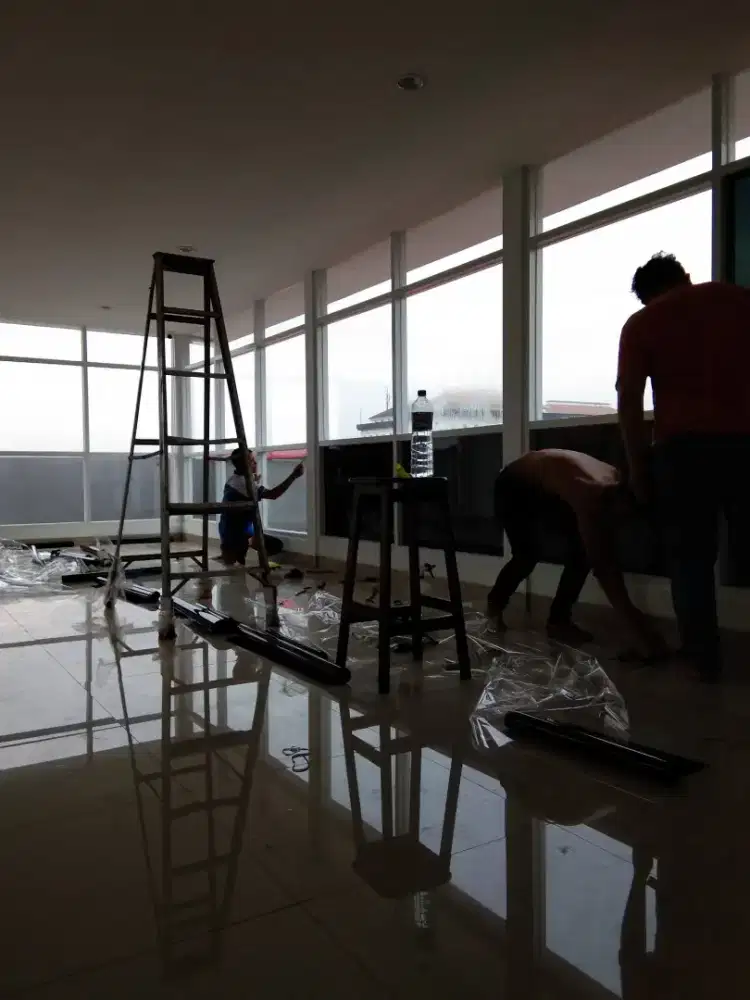 Jasa pasang sticker kaca film Rumah