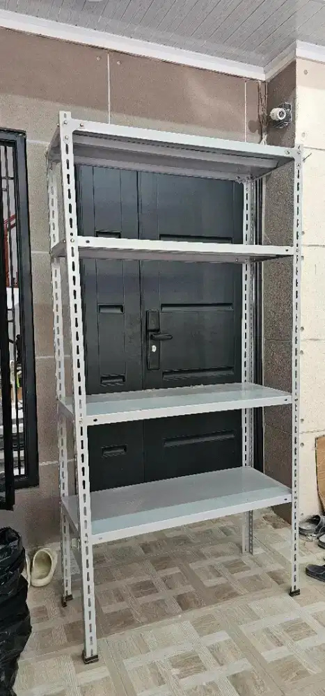 For sale rak susun besi 4 tingkat ambalan ada 2 set,second layak pakai