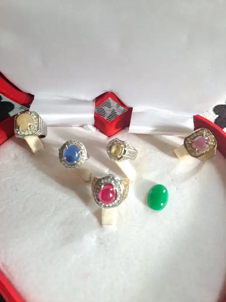 Batu cincin kalau ada yg berminat
