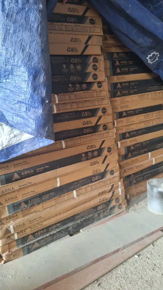 KERAMIK AQUANI GREY DAN DARK GREY UK 60X60 ISI 4 KEPING