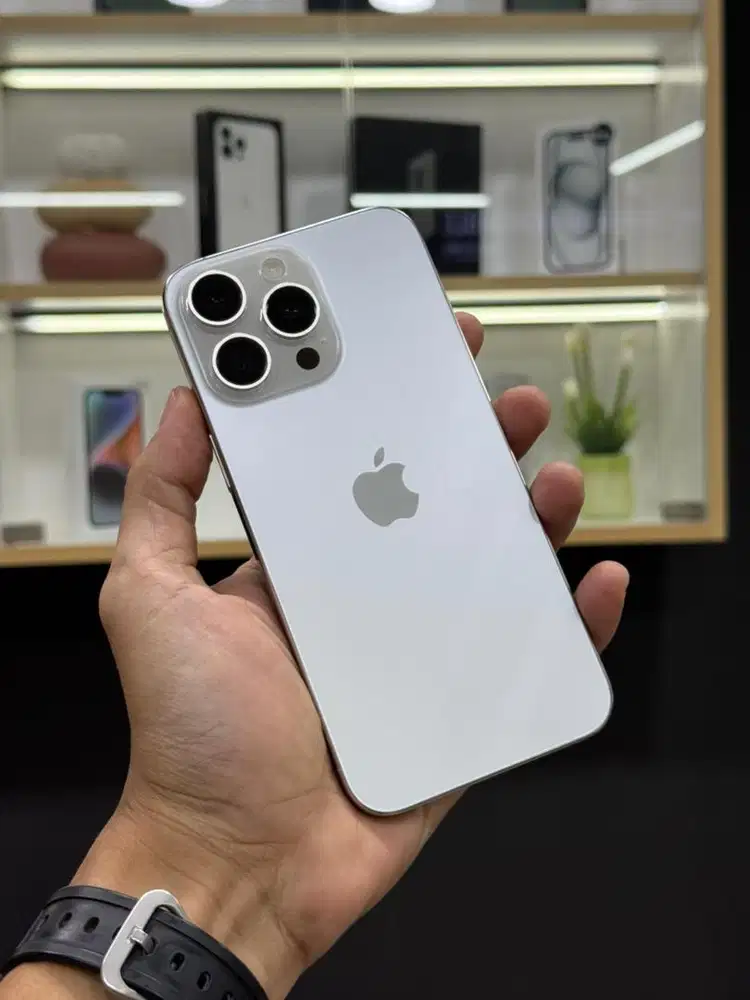 iPhone 15 pro max 256gb white iBox