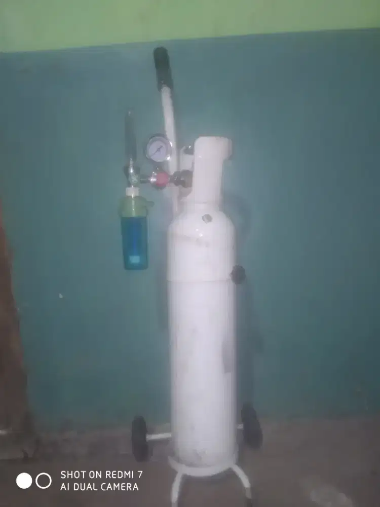Tabung oksigen kesehatan