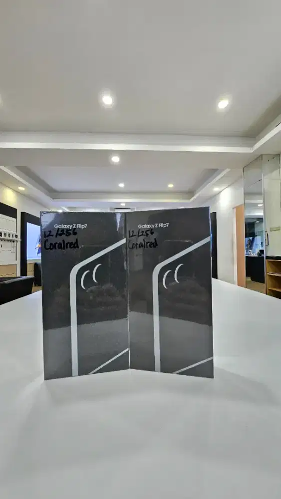 NEW SAMSUNG GALAXY ZFLIP 7 12/256 GB FREE ADPATER GARANSI SEIN 1 TH