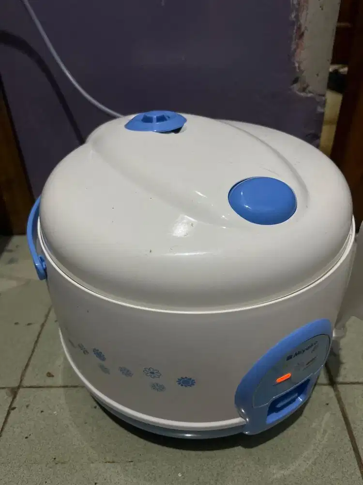 Di jual ricecocer miyako baru 4 kali pemakaian dan baru beli 3 minggu