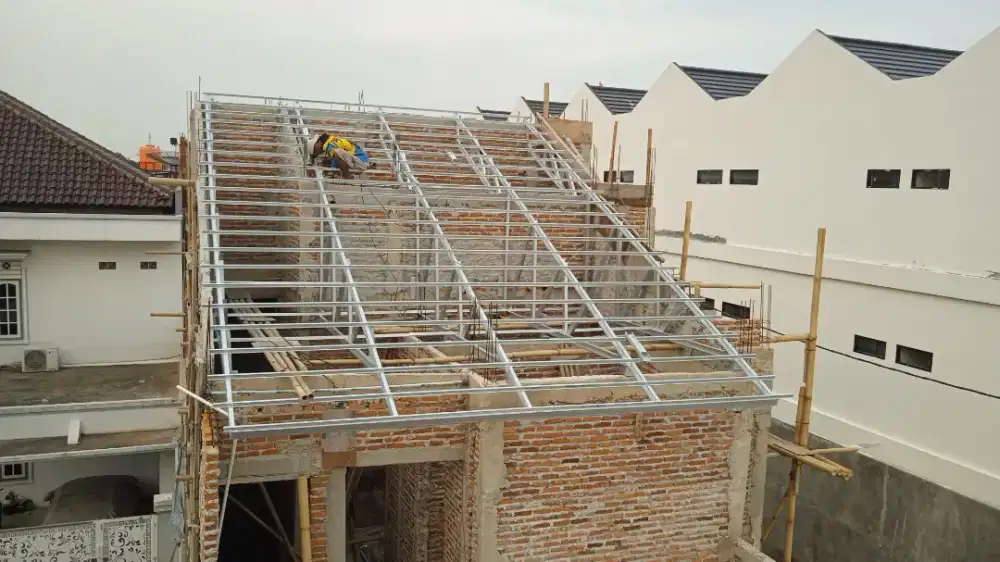 Pemasangan baja ringan dan plafon pvc