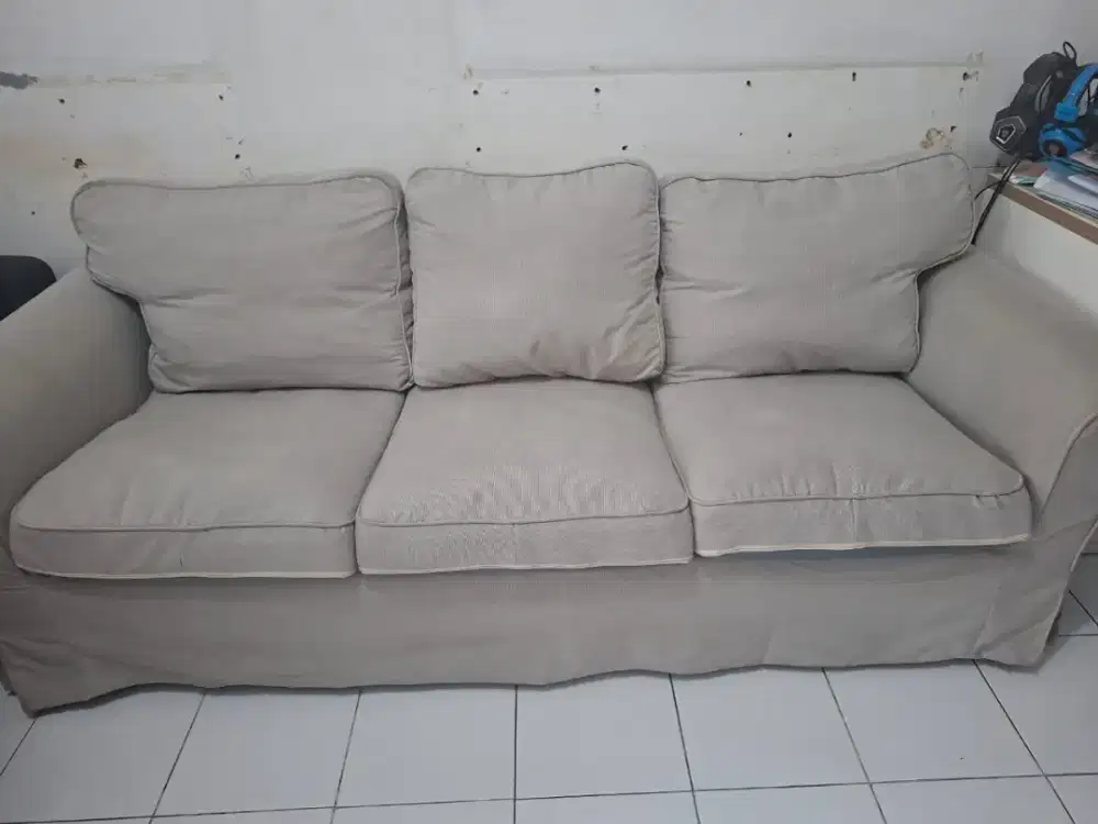 EKTORP SOFA 3 DUDUKAN, KILANDER KREM MUDA