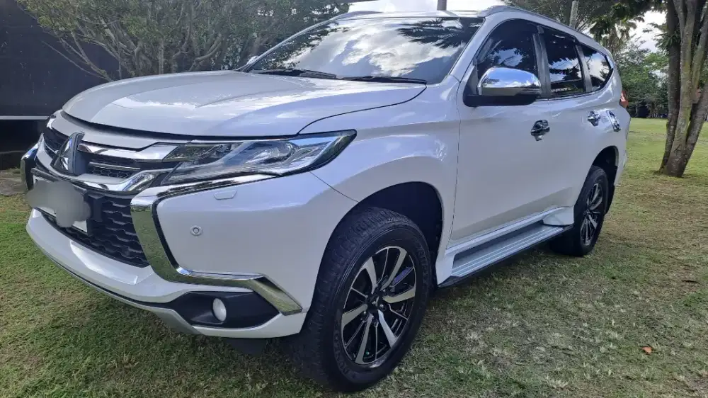 Pajero Sport Dakar 4X2 Automatic Warna Putih Tahun 2019