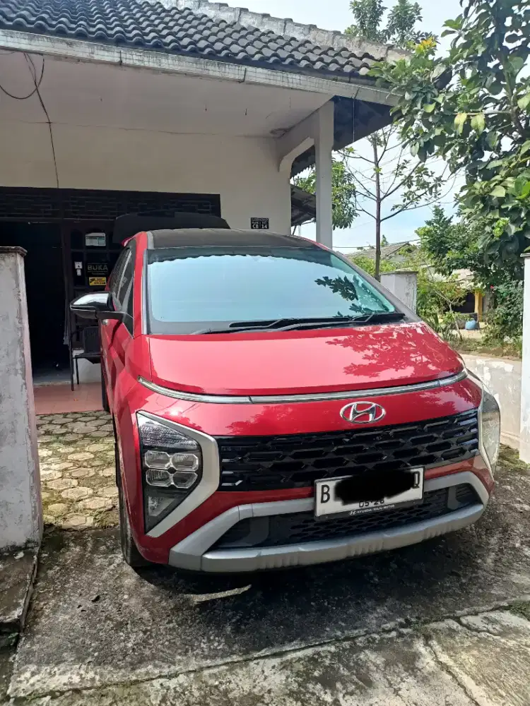 Take over Hyundai stargazer prime 2 tone captain seat low km