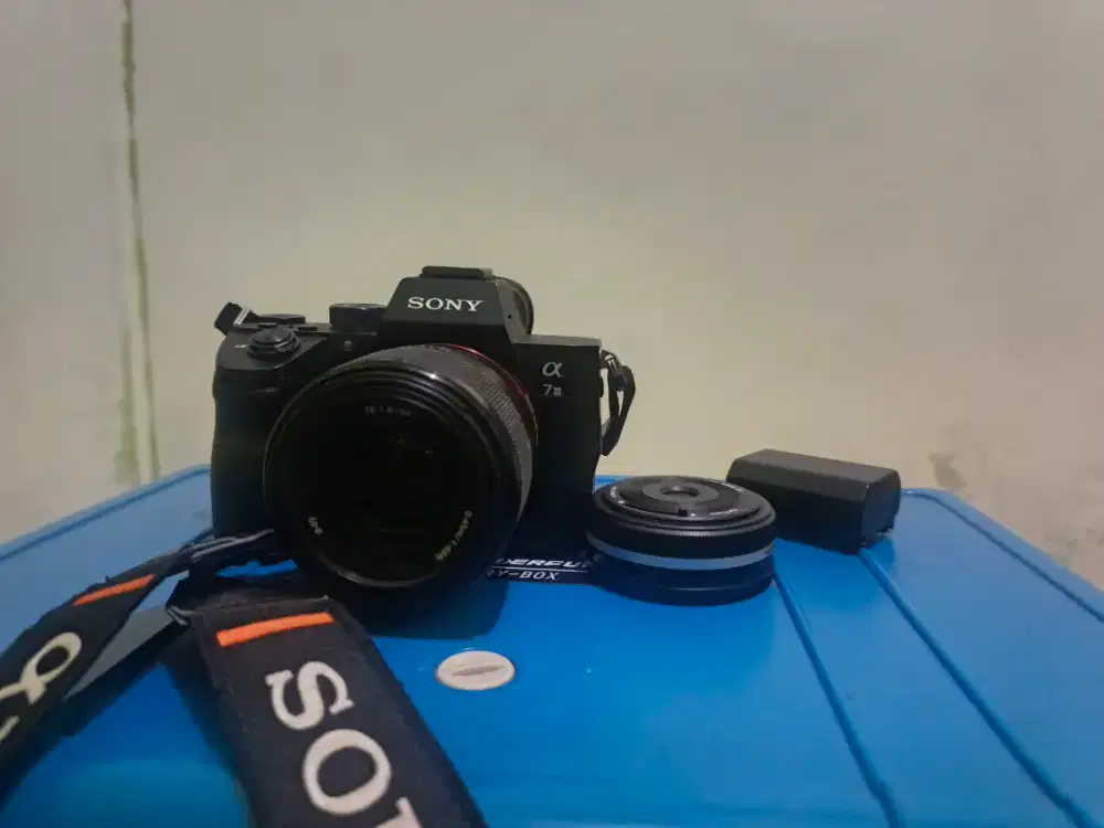 Jual cepat kamera sony a7III, bonus lensa 50mm f 1.8 dan viltrox 28mm