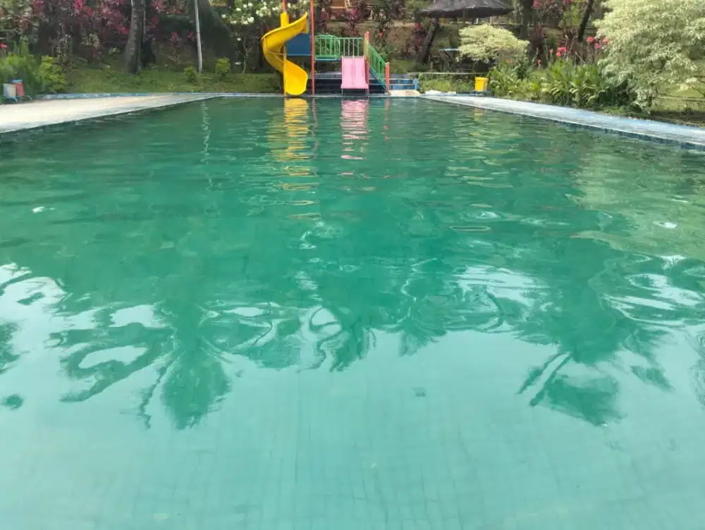 Tenaga pengelola kolam ikan