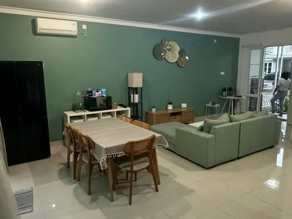 Dijual Rumah Lebar 8x18 Granada Alicante Gading Serpong, Tangerang