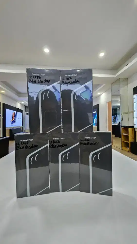 NEW SAMSUNG GALAXY ZFLIP 7 12/256 GB GARANSI RESMI SEIN  DISKON 4.5JT