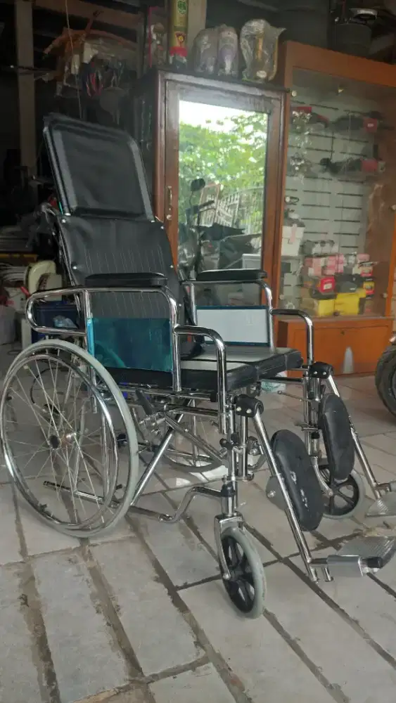 KURSI RODA MERK KAIYANG MEDICAL 3 IN 1 BAB/BAK/TIDUR