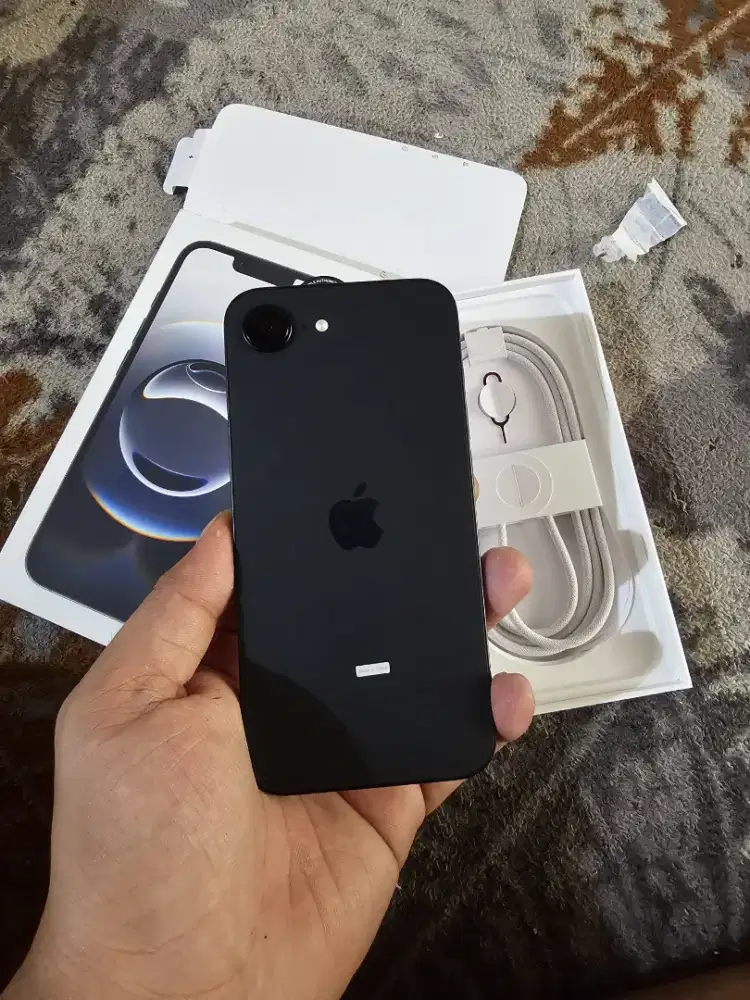 iPhone 16e 128 BH100%