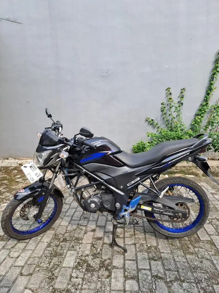 Dijual motor honda cb tahun 2013