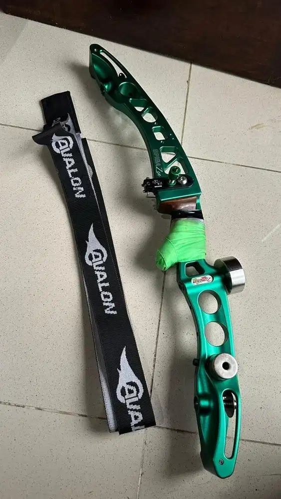 Satu set alat panahan