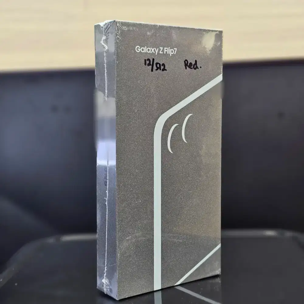 Samsung Galaxy Z Flip 7 12/256 Free Voucher Z Premiere hingga 2 Tahun