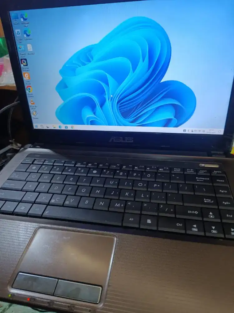 Laptop Asus K43J nominus normal
