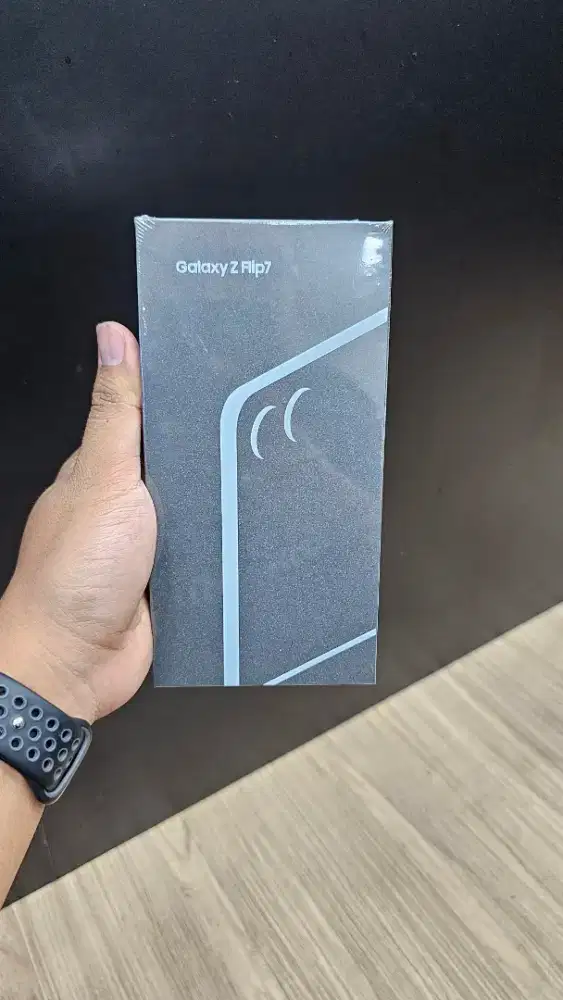 Galaxy Z Flip7 12/256 Garansi SEIN 1 Tahun + Z Premiere hingga 2 Tahun