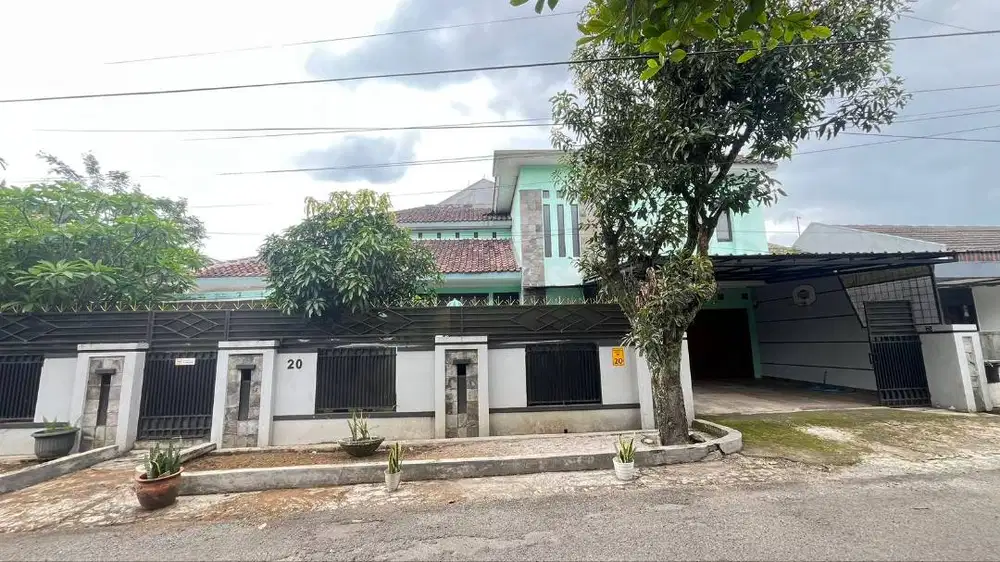 Rumah Asri Siap Huni Jalan Lebar, di Kota Bandung Strategis