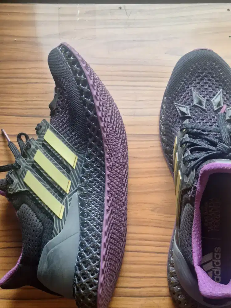 Sepatu Adidas asli seperti baru jarang pakai