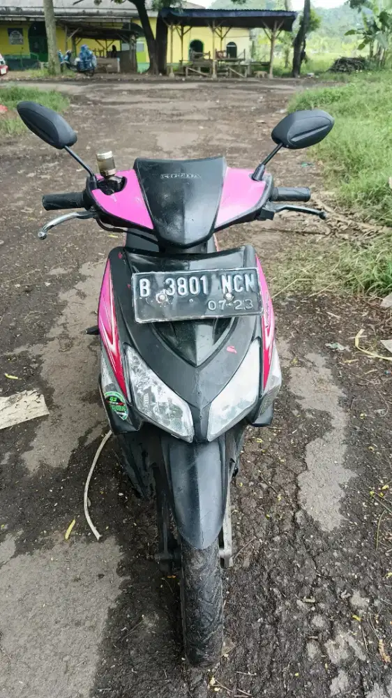 Vario karbu tahun 2008 plat B BPKB aja