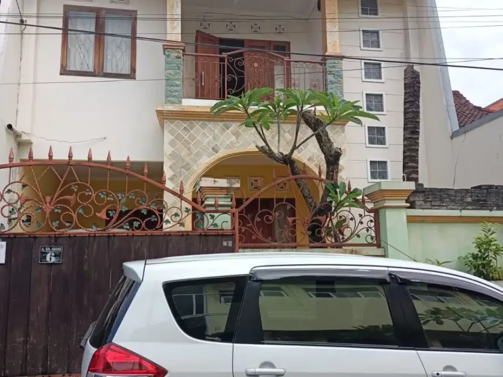 RUMAH 2 LANTAI – MONANG MANING, DALAM PERUMAHAN BERSIH & NYAMAN (BEBAS BANJIR)