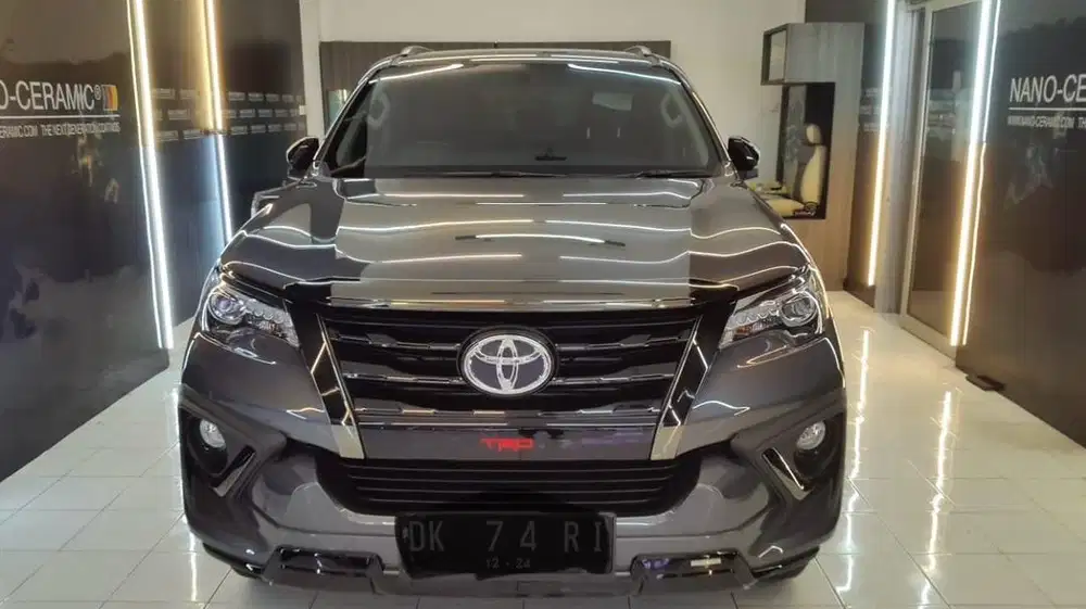 TOYOTA FORTUNER TRD 2,4 2020  Abu -Abu Asli Bali