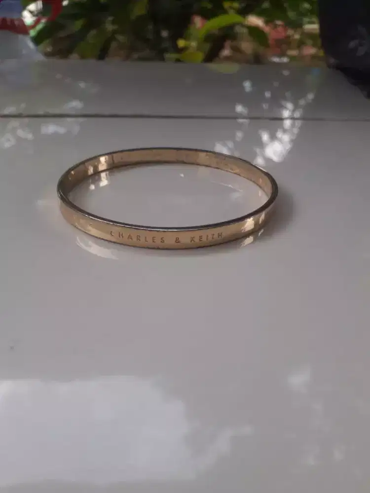 Gelang Charles & Keith