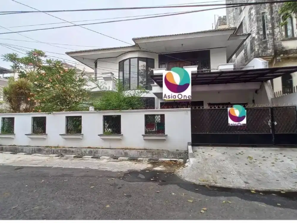 DISEWAKAN RUMAH LUAS BISA UTK KANTOR DI KAYUPUTIH JAKARTA TIMUR