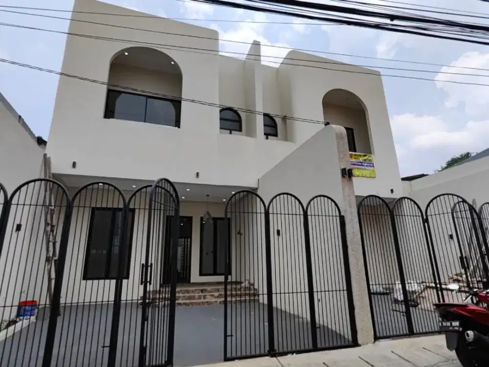 Harga Miring !! RUMAH BARU DEKAT JALAN PANJANG KEBON JERUK JAKBAR