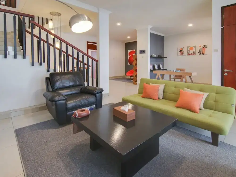 Rumah 3,5 Lantai Full Furnished Siap Huni di Setraduta