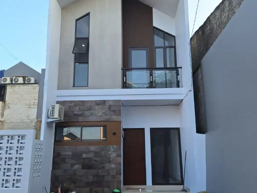 Rumah Baru 2 Lantai. Minimalis Model Scandinavian. Bebas Banjir di E Lagoon, Serua Indah, Ciputat