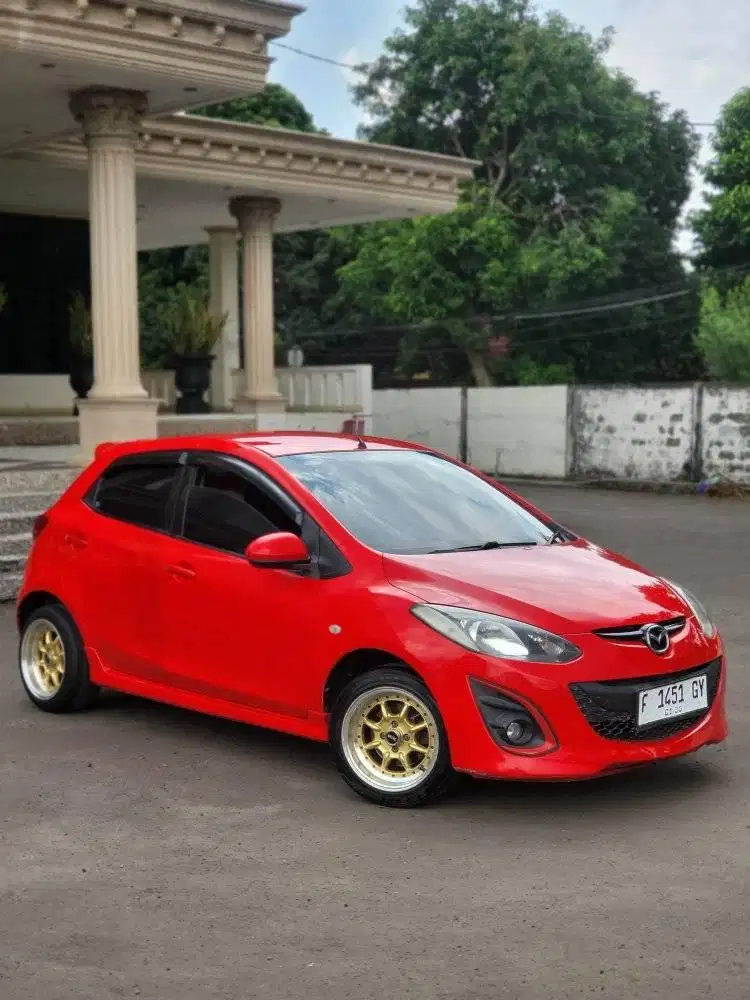 Mazda 2 R 1.5 A/T 2010 TERMURAH