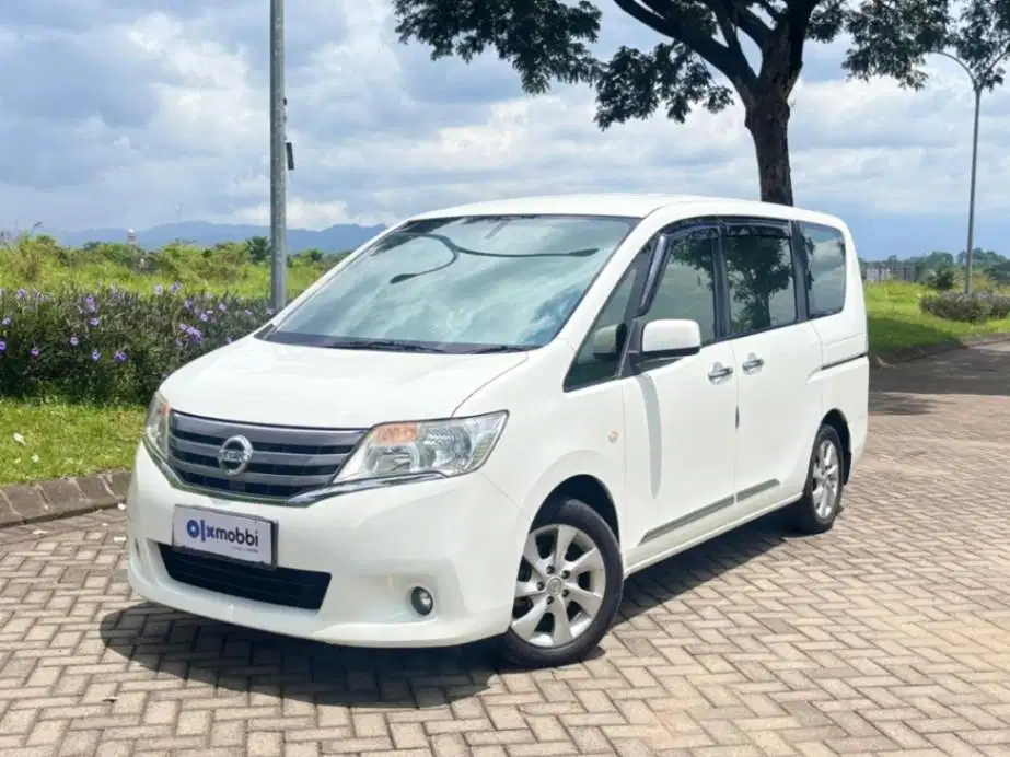 Nissan Serena 2.0 Bensin OTOMATIS 2013 LQN