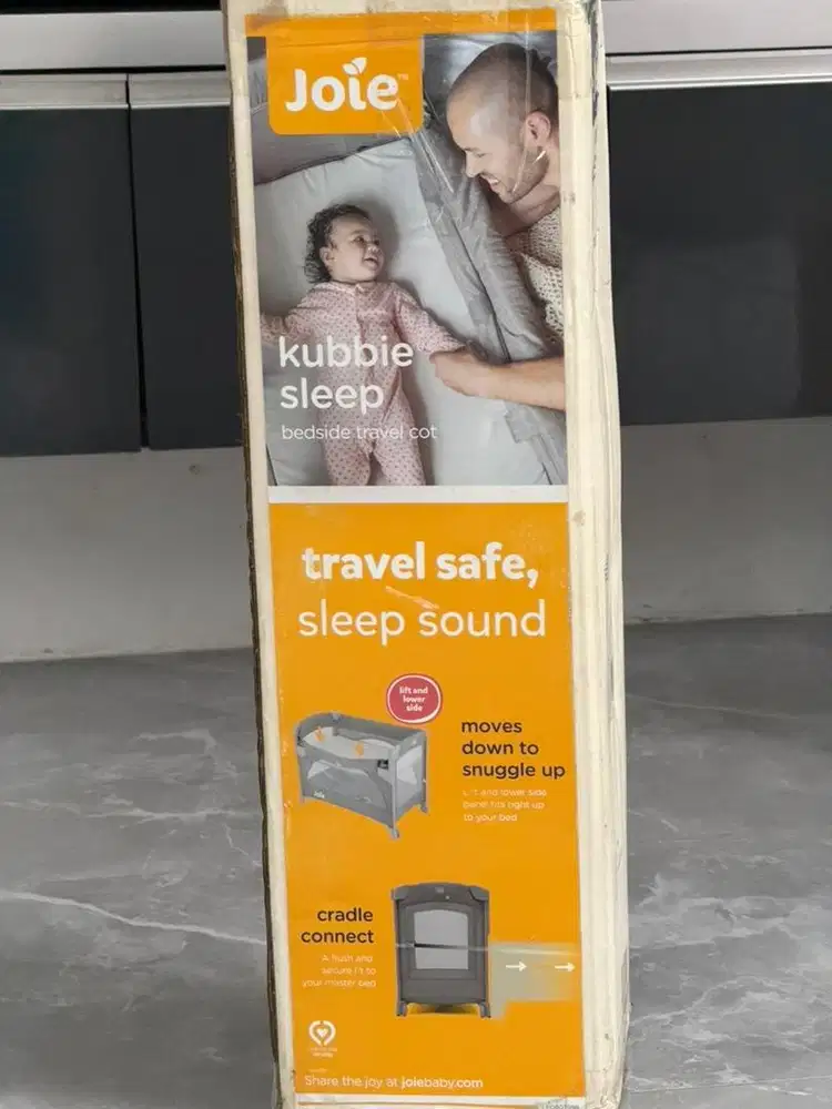 TEMPAT TIDUR BAYI JOIE