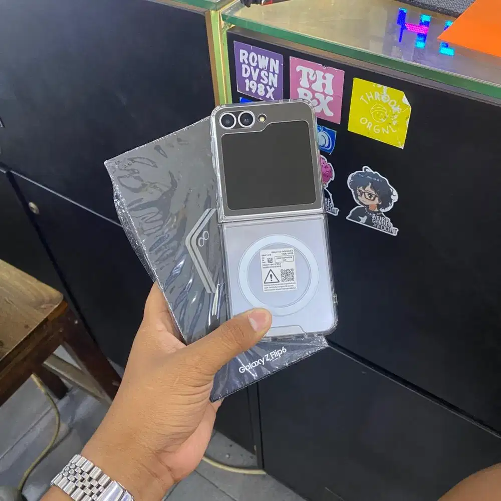 Samsung ZFlip 6 5G 12/256gb Sein Fullset