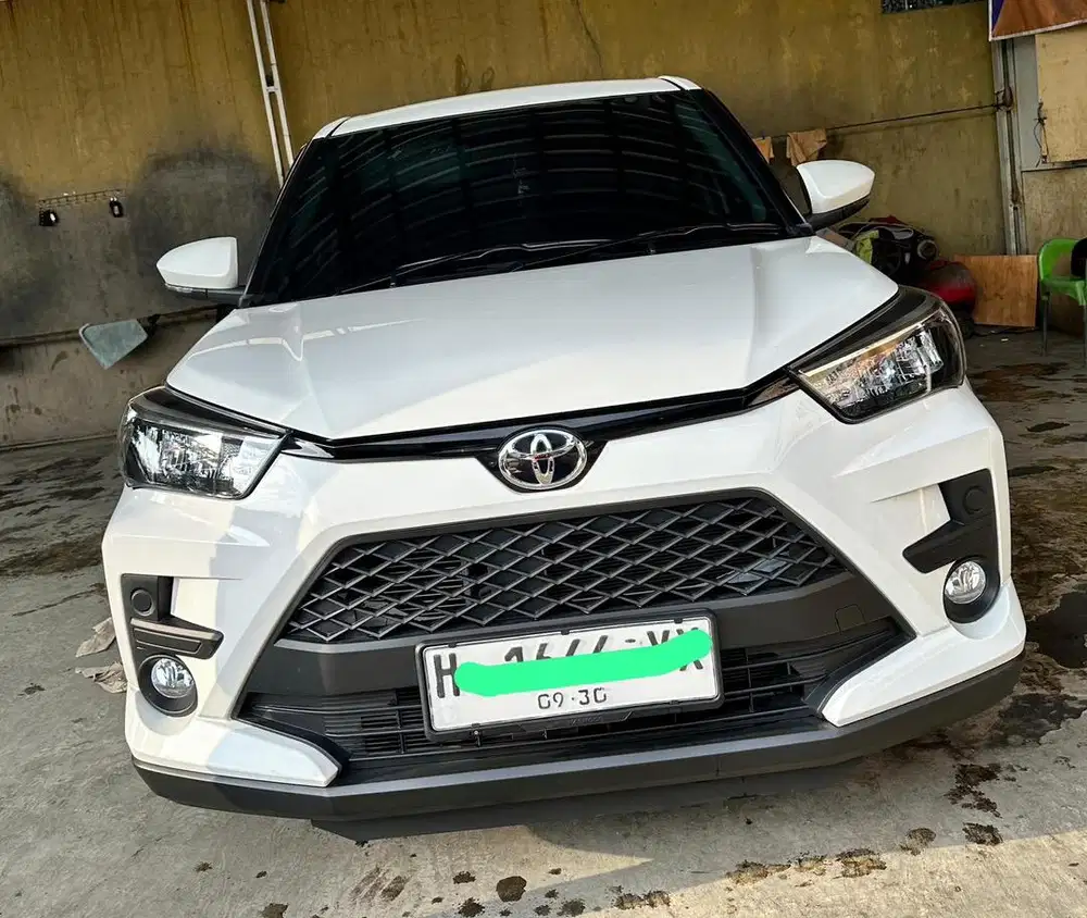 Toyota raize 2025 white automatic