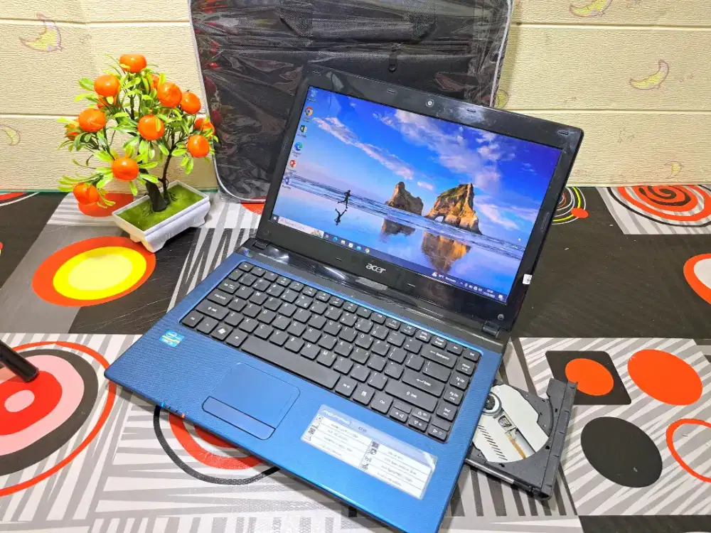 Laptop acer 4750 core i3 ram 4 normal semua siap pakai lancar jaya