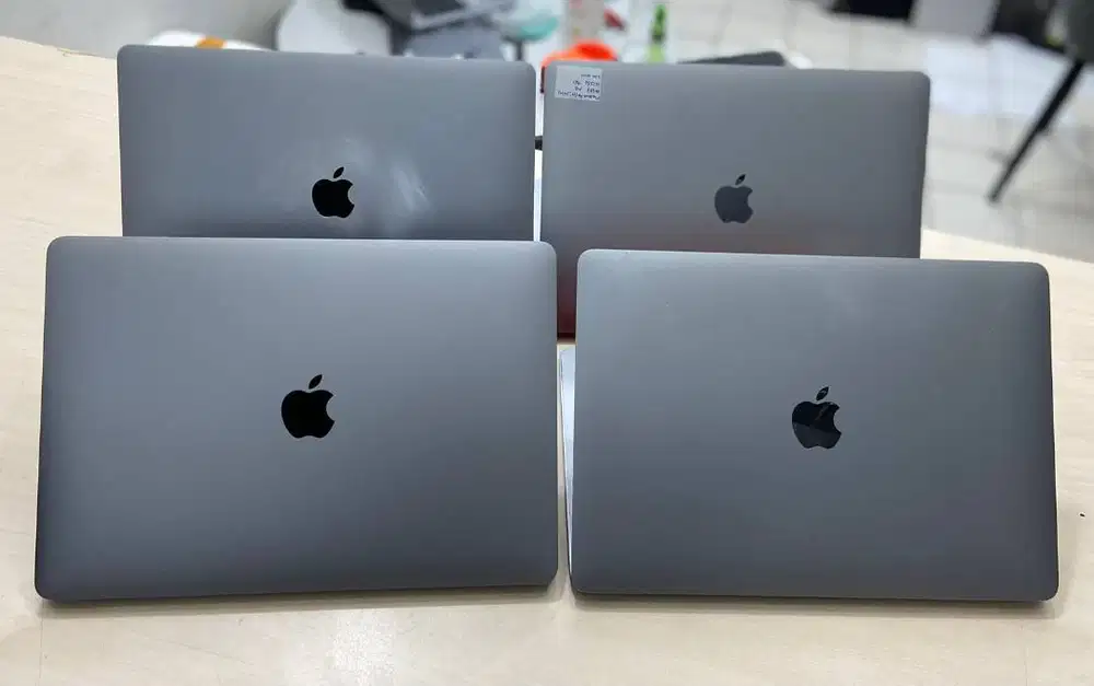 Sale Macbook air 2020 M1 ram 16gb ssd 256gb layar 13inc render design