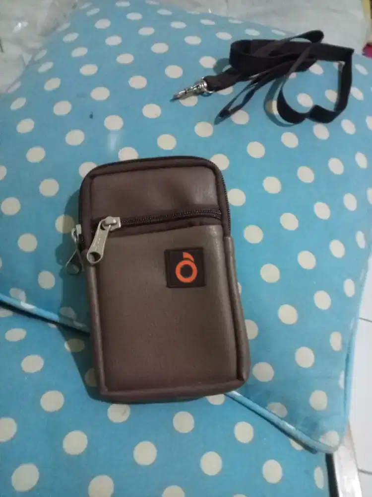 Tas kecil serba guna