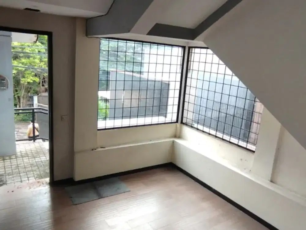 Disewakan Rumah Cocok untuk Kantor terusan Sutami Setra sari mall