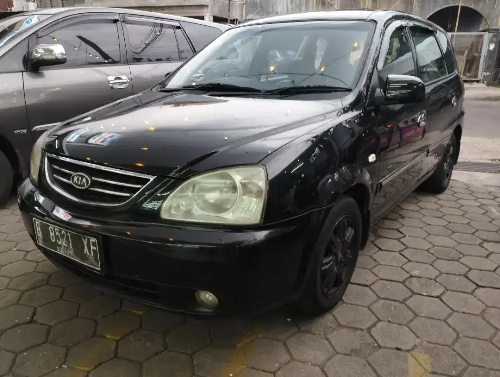 Kia Carens ll 2004 MT