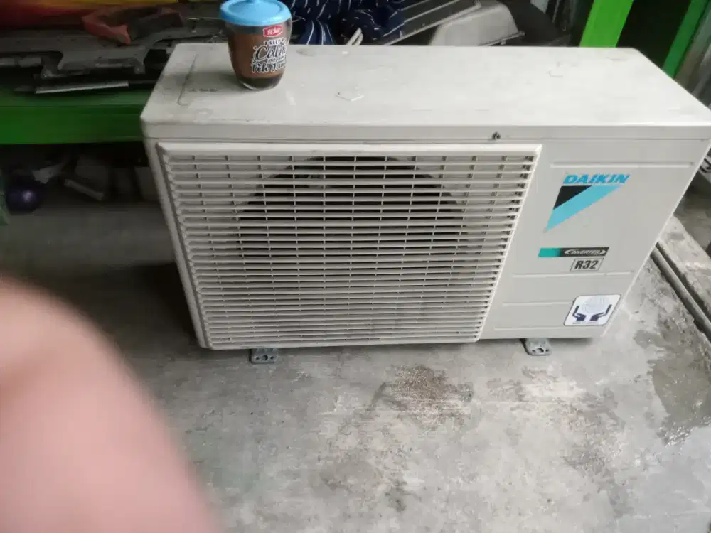 Ac bekas 1/2pk dan 3/4pk daikin inverter