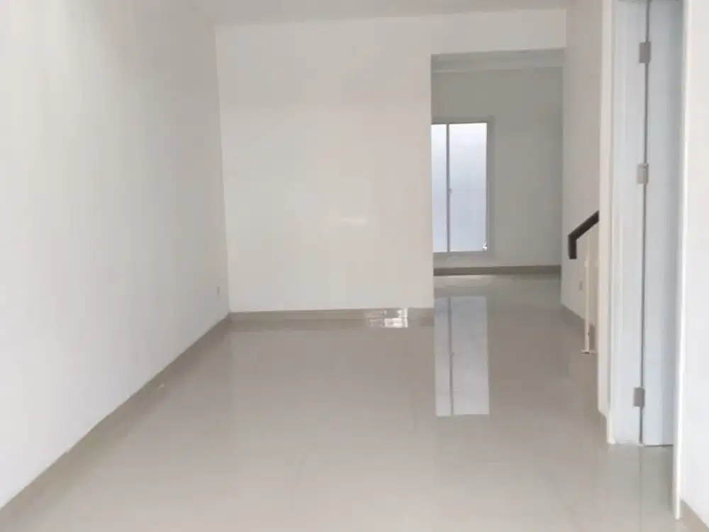 Rumah Bagus Di Green Lake City Luas 6x18m 2 Lantai Berikut AC 5 Unit