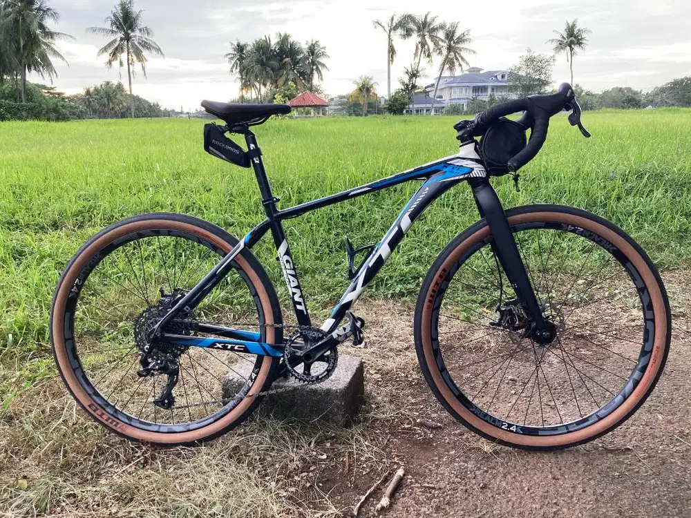 Sepeda Gravel Giat XTC SLR