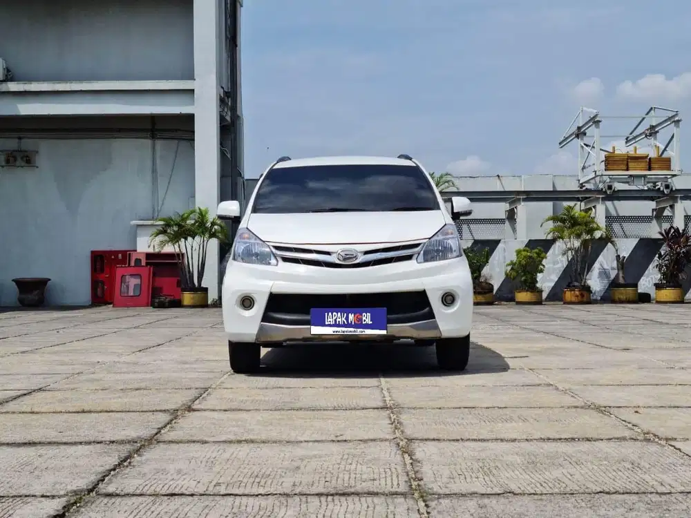 Daihatsu XENIA 1.3 R MANUAL MT 2013 Putih KM 107RB