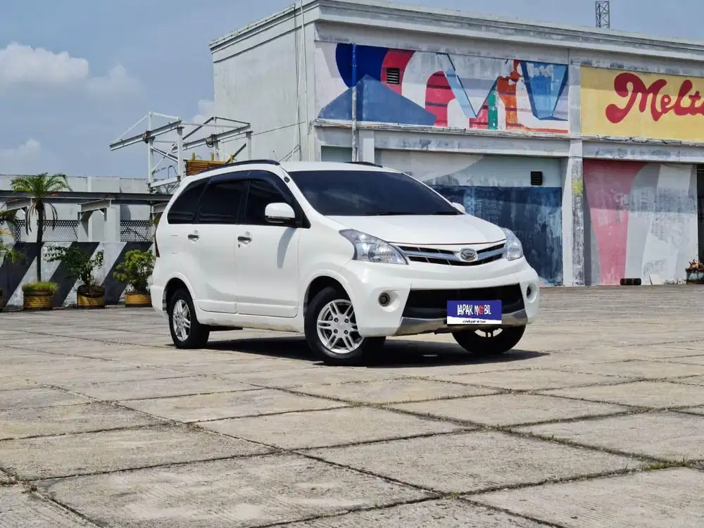 Daihatsu XENIA 1.3 R MANUAL MT 2013 Putih KM 107RB